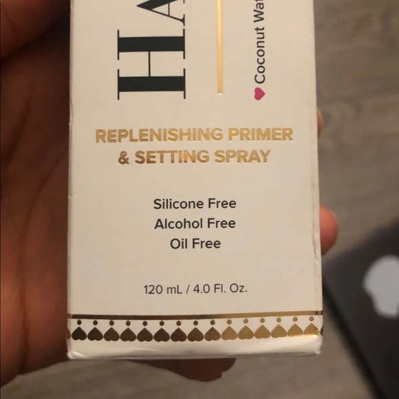 Hangover 3-in-1 Setting Spray - Picture 2 of 4